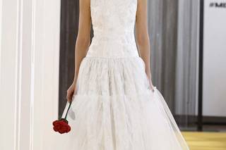 Vestido boda civil de encaje sin mangas y de cintura baja