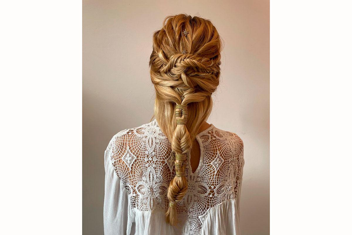 trenza boho para invitadas en pelo rubio