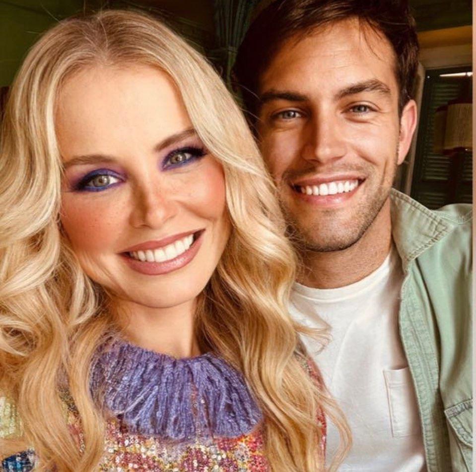 Soraya Arnelas y Miguel Ángel Herrera con ropa informal y muy sonrientes