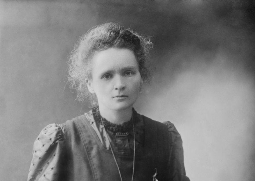 Frases de Marie Curie: retrato en blanco y negro de la madre de la física moderna