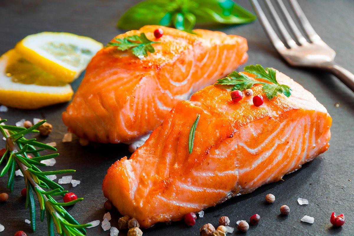 Alimentos imprescindibles para estar radiantes el día de la boda: salmón