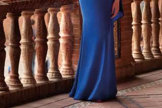Madrina elegant sencilla: vestido de fiesta azul de corte recto