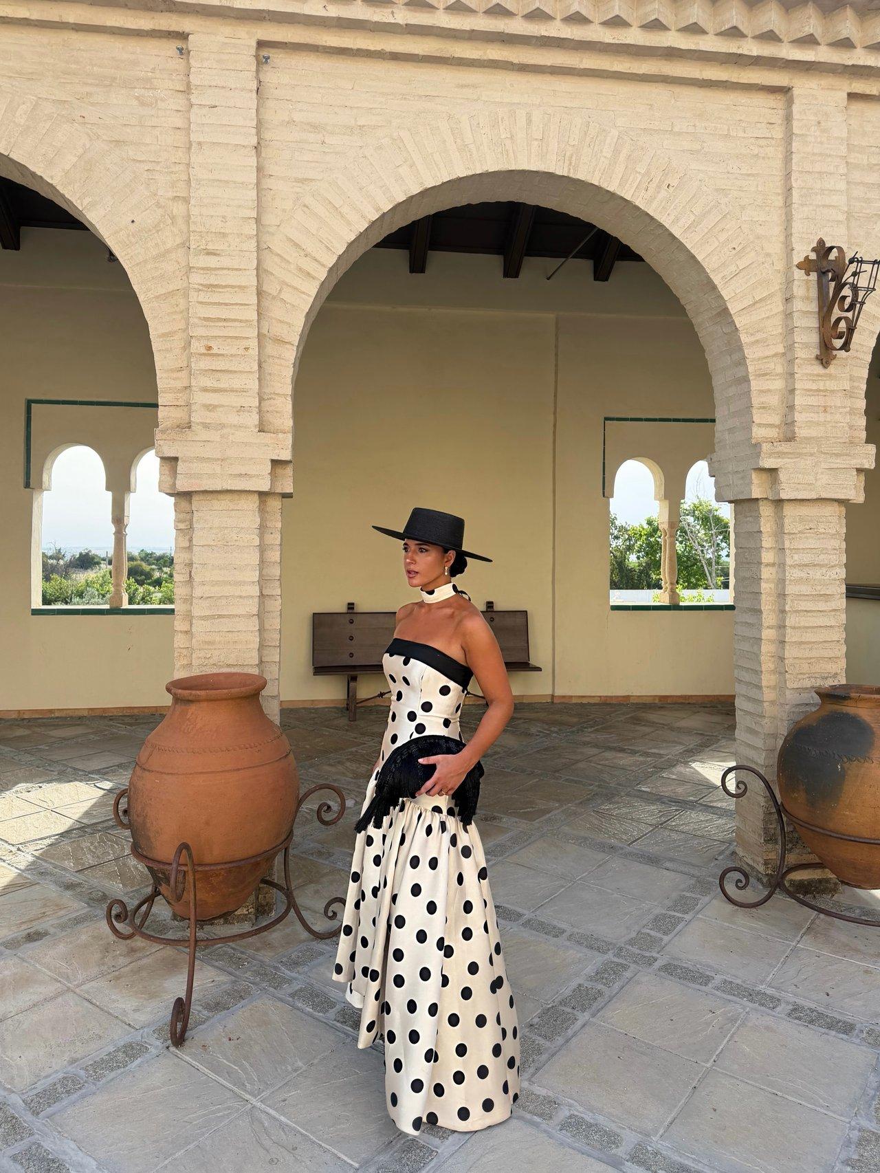 vestidos de invitada de boda blanco y negro de puntos palabra de honor