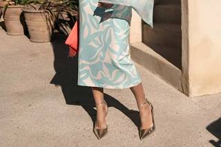 Vestido tipo cóctel estampado con originales mangas