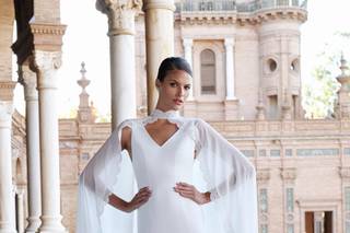 Vestidos de novia con capa con bordes ribeteados