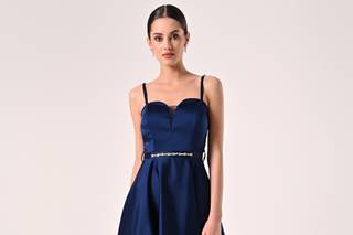Vestidos de fiesta cortos en azul con escote corazón