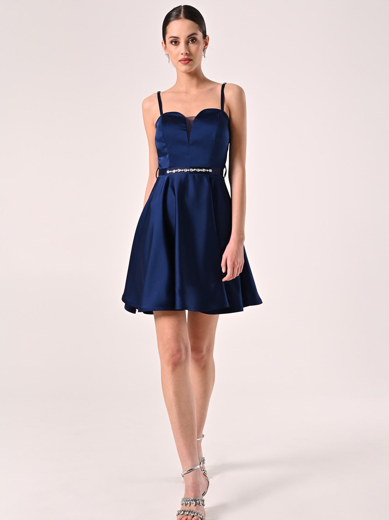 Vestidos de fiesta cortos en azul con escote corazón