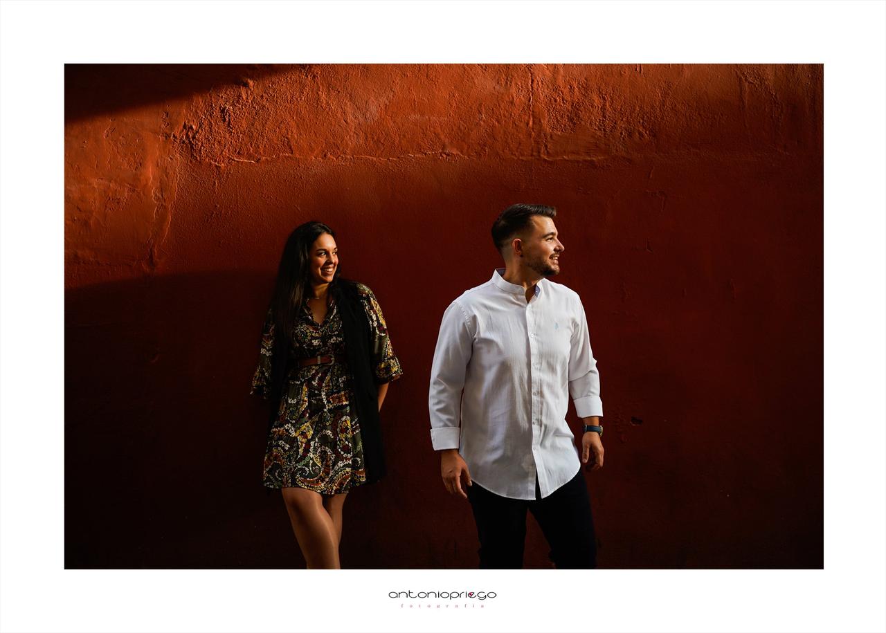 novios paseando (Antonio Priego)