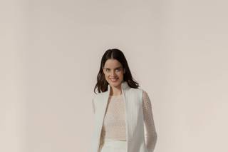 vestidos de novia para mujeres maduras: con pantalón y capa