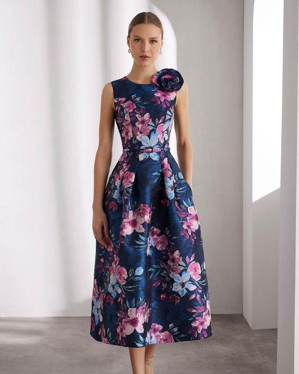 Vestidos de fiesta cortos estampados, con detalle floral en 3D en uno de los hombros