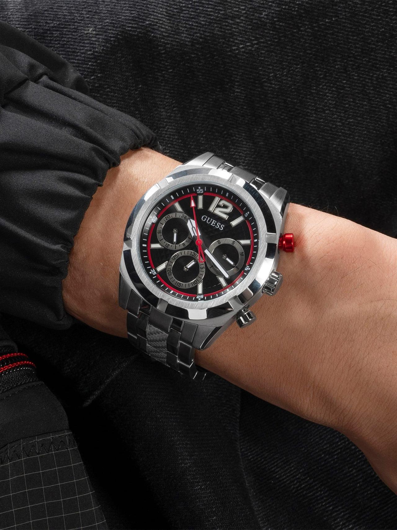 Reloj hombre pedida: reloj deportivo con detalles en rojo, de GUESS