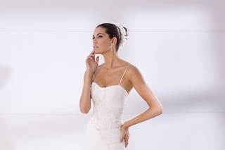 Vestido boda civil escote bandeau y de tiro corto