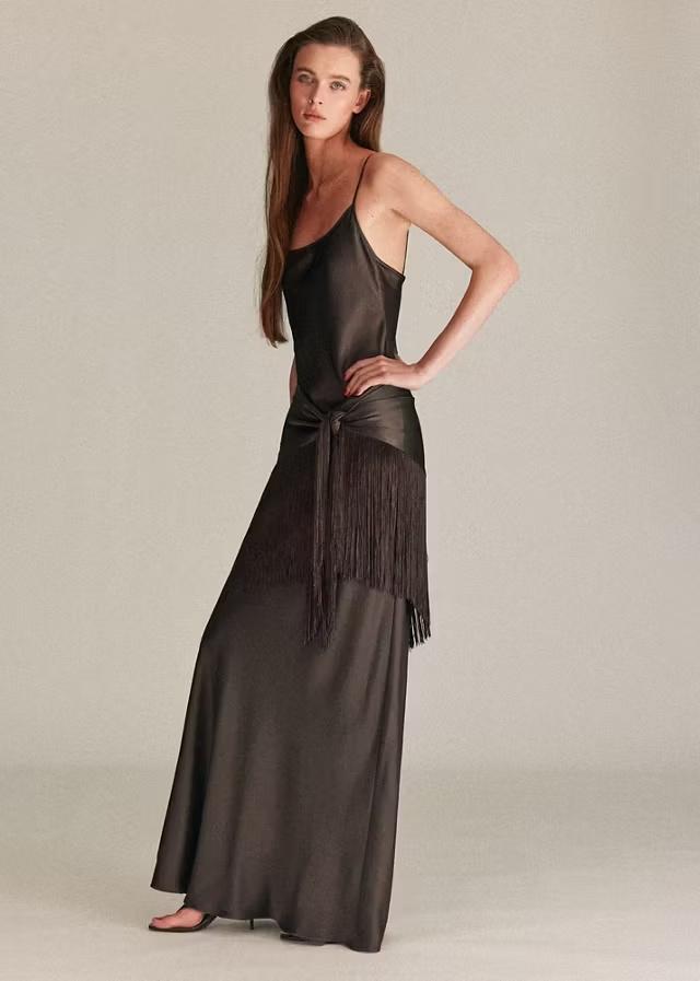 Vestido negro lencero de Mango