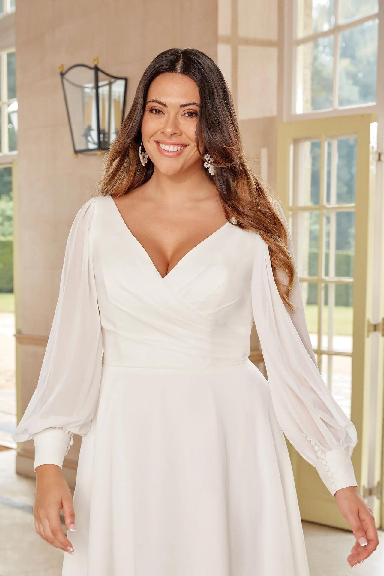 Vestido novia manga larga sencillo, de tipo camisero