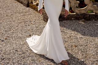 Trajes de novia manga larga, de corte sirena y escote barco