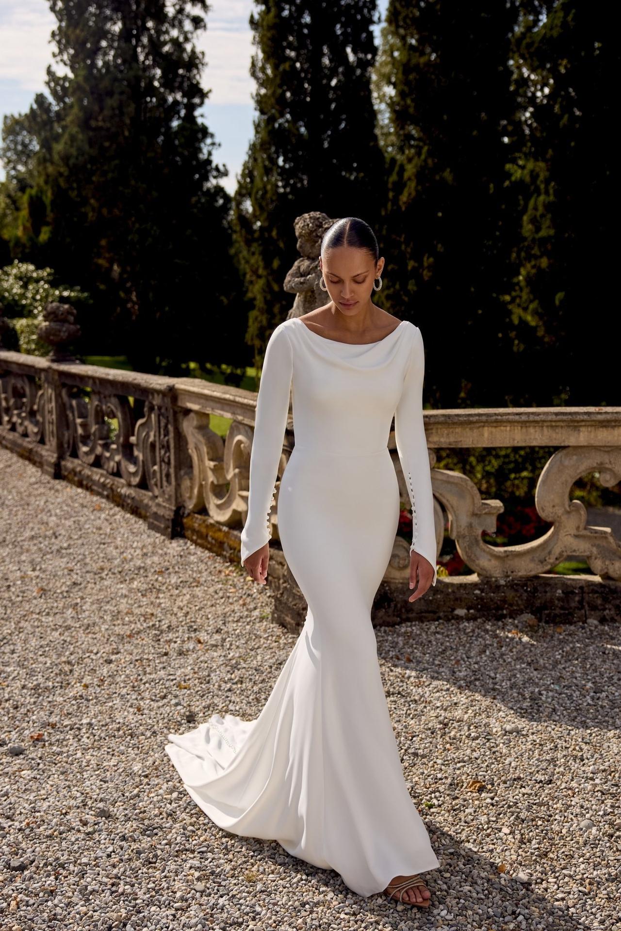 Trajes de novia manga larga, de corte sirena y escote barco