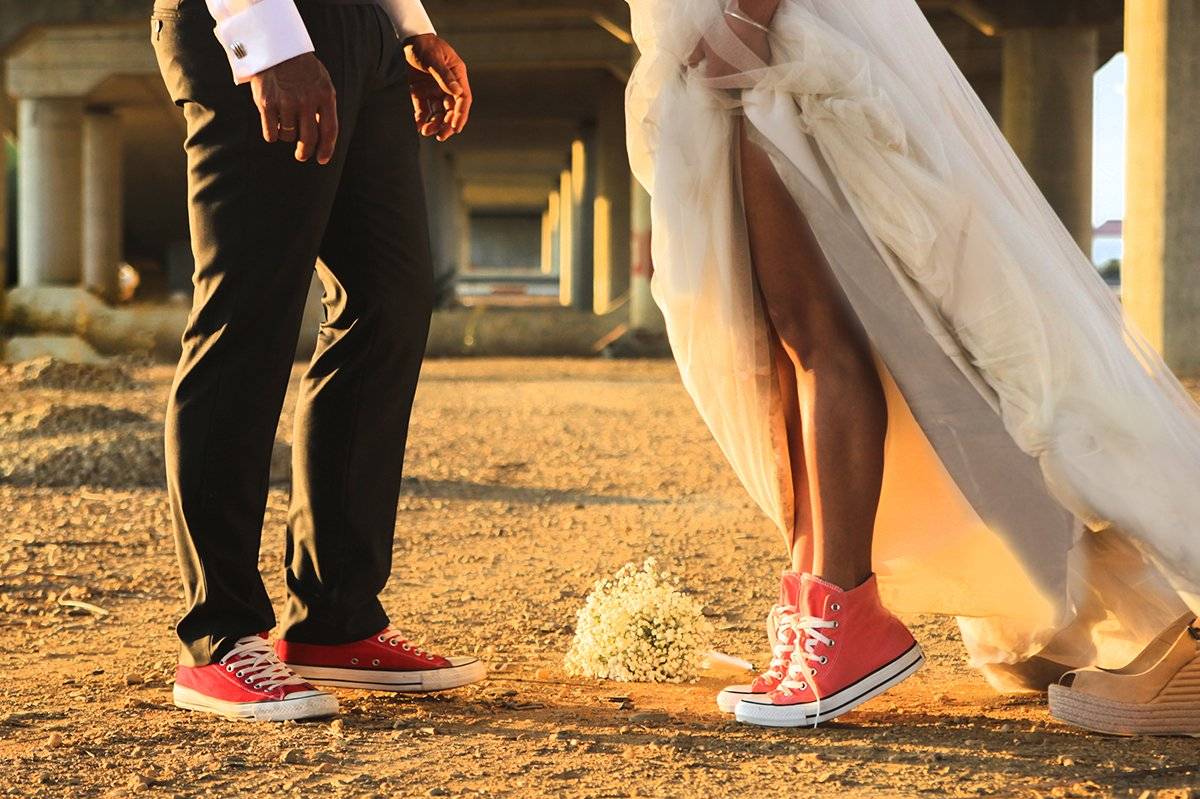 Converse personalizadas para novias: la tendencia para bodas modernas