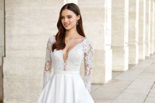 Vestidos novia manga larga con encaje y profundo escote deep plunge