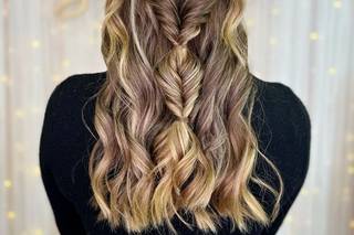 Peinados para bodas: semirecogido con trenza y ondulaciones
