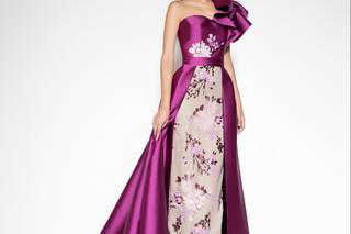 Madrina elegant sencilla: vestido de fiesta con el cuerpo morado oscuro y la falda de flores