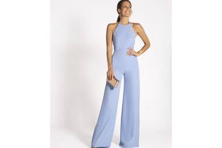 Mono largo boda mañana liso con escote halter y tonalidad azul cielo