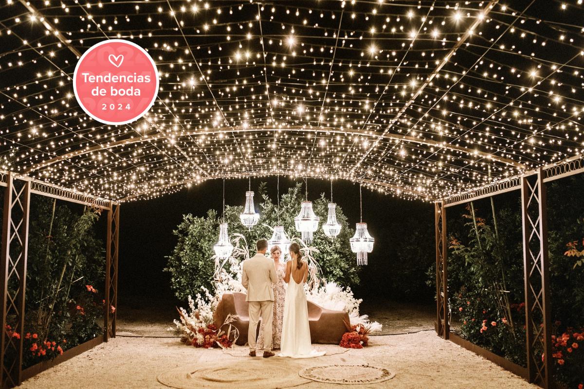 15 Ideas para poner luces como gran decoración en tu boda