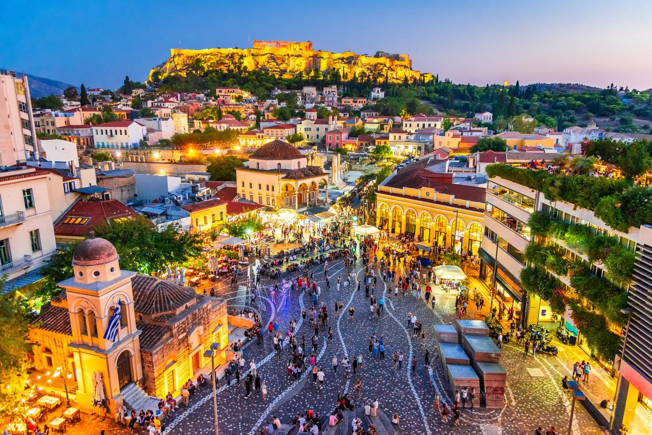 Grecia capital, plaza de Monastiraki, un destino perfecto antes o después de la boda