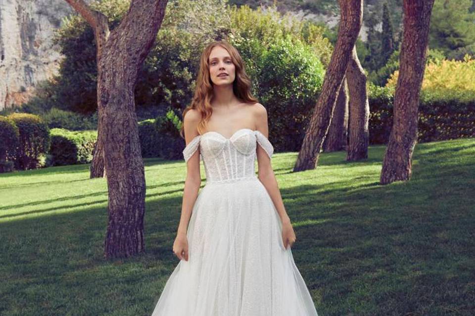 100 (fantásticas) propuestas en vestidos de novia con escote de hombros  caídos