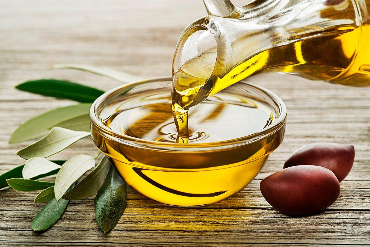 Alimentos imprescindibles para estar radiantes el día de la boda: aceite de oliva