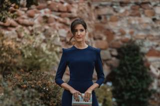 Vestidos de fiesta cortos, de manga larga en azul marino, con plumas