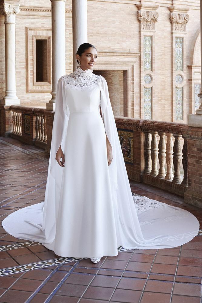 Capa de novia invierno con detalle de encaje