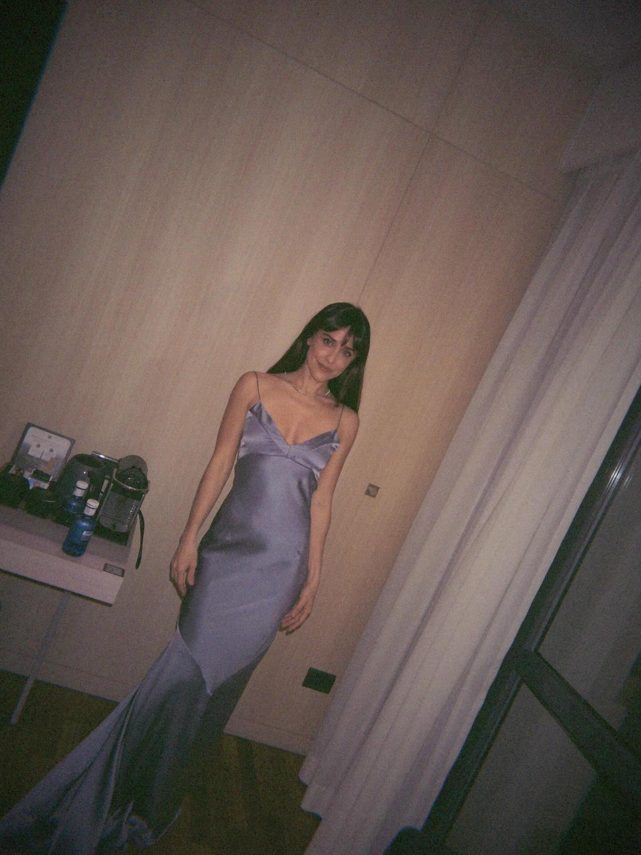 actriz festival malaga llevando vestido lencero