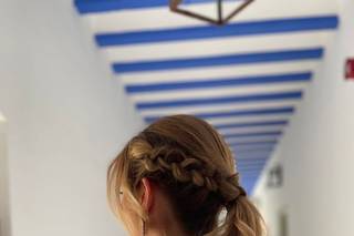 Peinados para bodas: con trenza y coleta con ondas