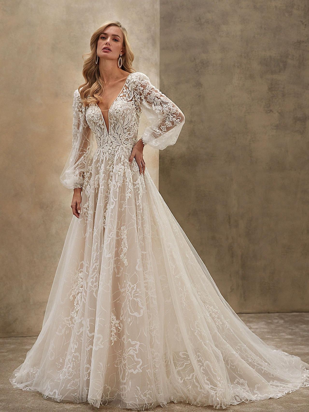 Vestidos de novia manga larga con sutiles notas de color