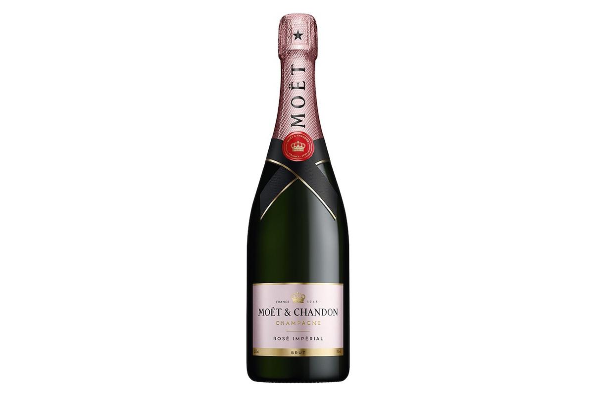 Qué regalar a tu pareja por San Valentín: botella de champán rosado de la firma Moët & Chandon ideal para brindar
