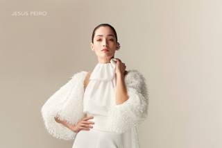 vestidos de novia para mujeres maduras: con pantalón escote halter chaqueta de pelo