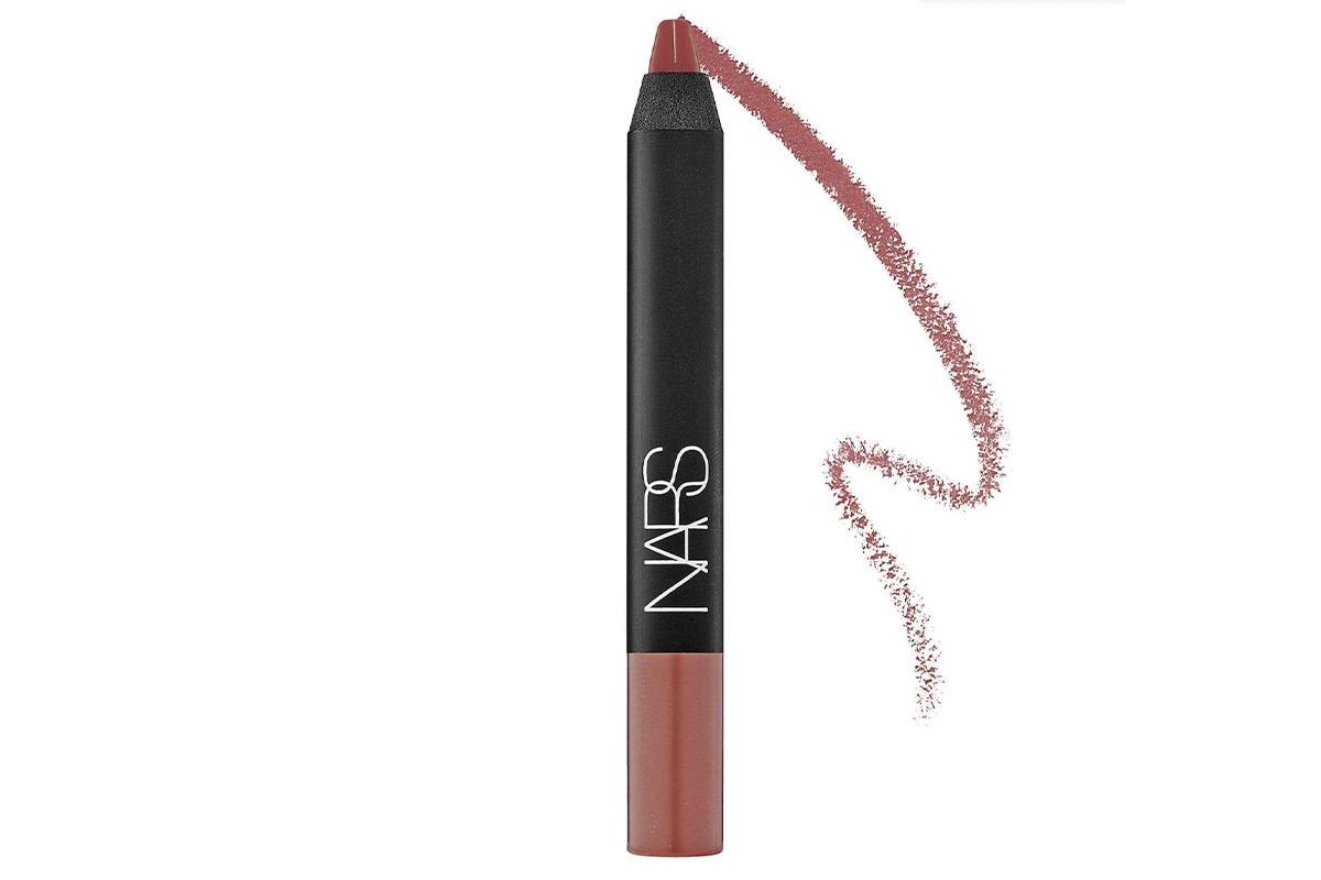 Pintalabios de Nars de color marrón