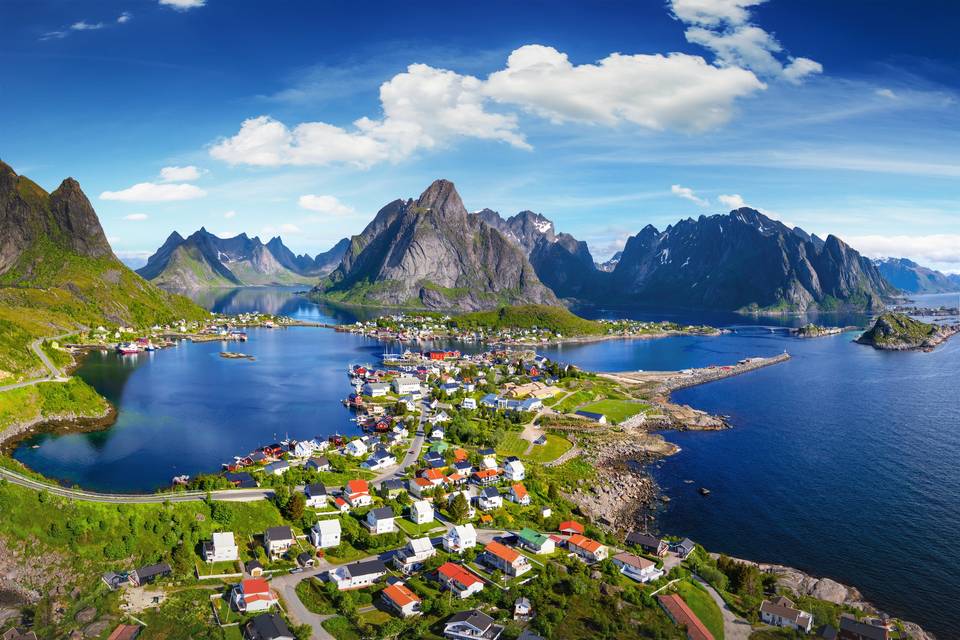 Vista aérea del pueblo de Reine, en Noruega