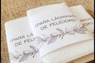 Frase para boda de '¡Para lágrimas de felicidad!' en servilletas