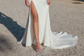 Vestidos de novia de manga larga con profunda abertura en la pierna