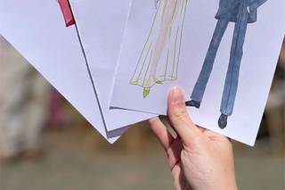 Live paint: diferentes ilustraciones de parejas, con los nombres de cada una de ellas