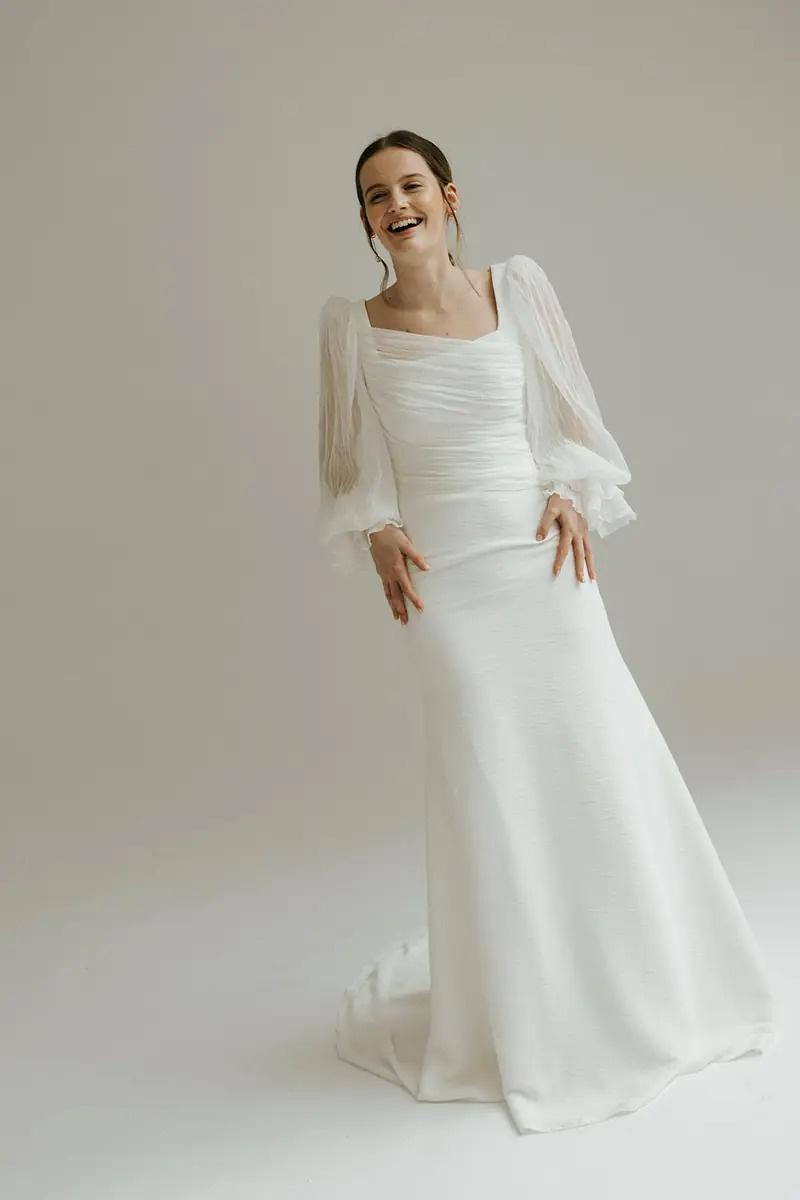 Vestidos de novia manga larga elegantes y con transparencias