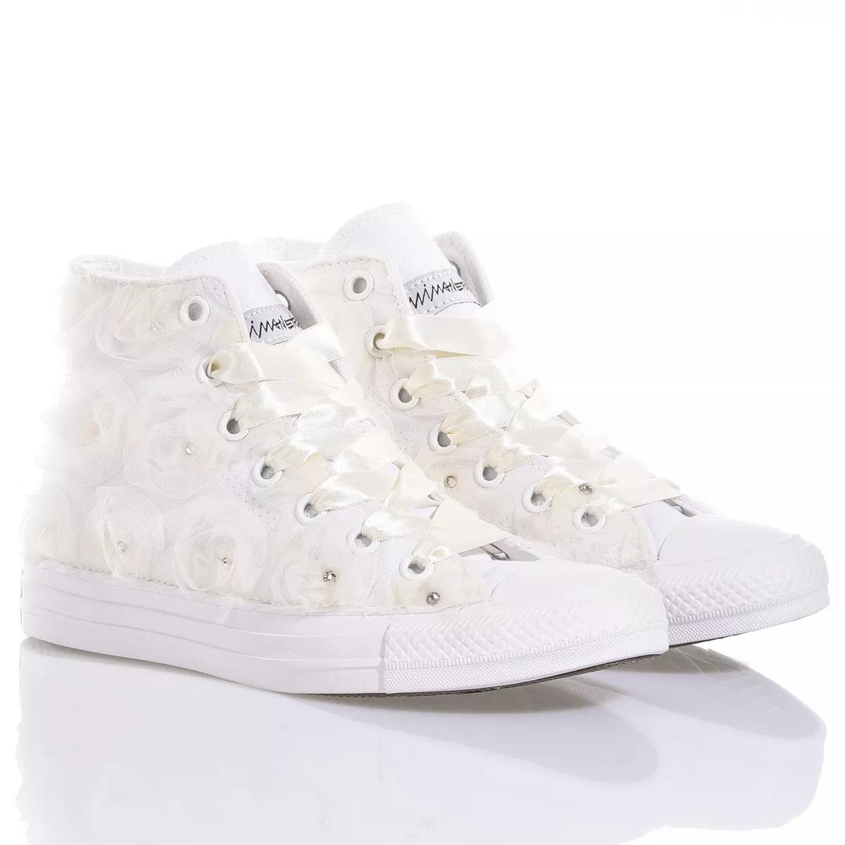 Zapatos cerrados boda: Converse con flores en 3D