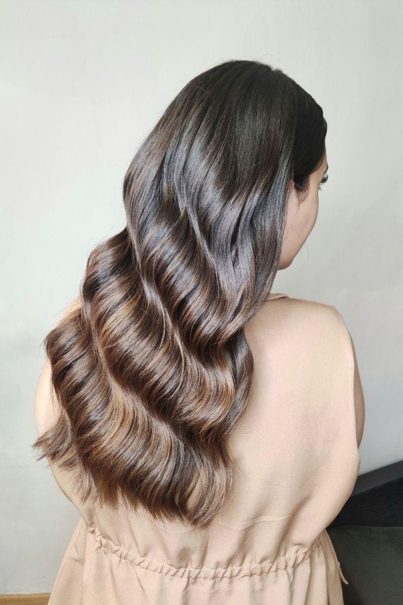 Peinados para bodas: ondas al agua pelo largo