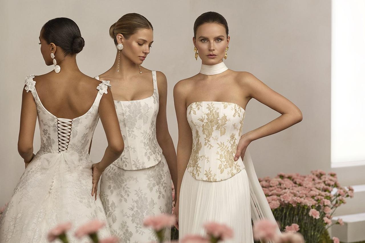 Vestido boda civil con corsé y estampado de flores
