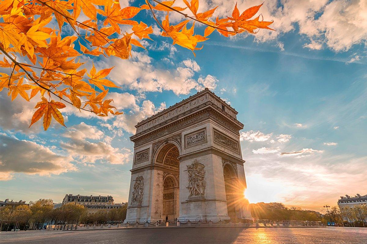 Luna de miel o escapada romántica antes de la boda en París: Arco de Triumfo