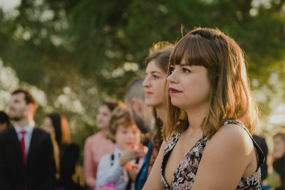 23 peinados para invitadas de boda con media melena