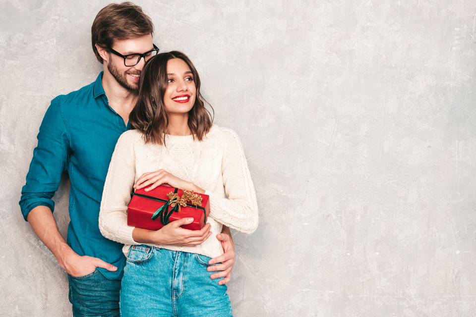 Caja Roja personalizada Enamorados -  - Regalos originales y  personalizados
