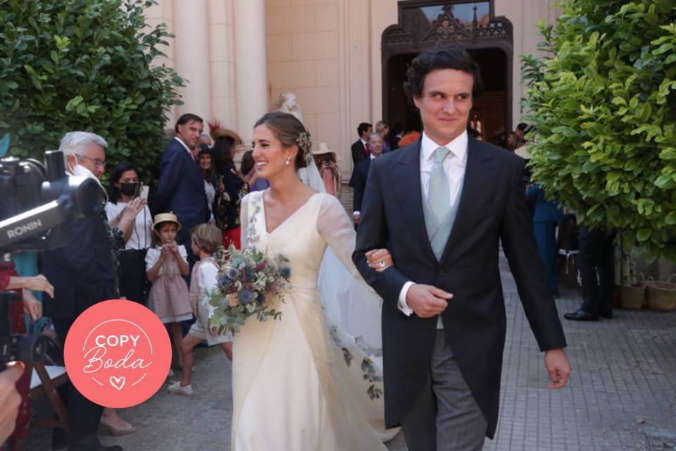 Foto de la boda de María Corsini y Diego Osorio a su salida de la ceremonia