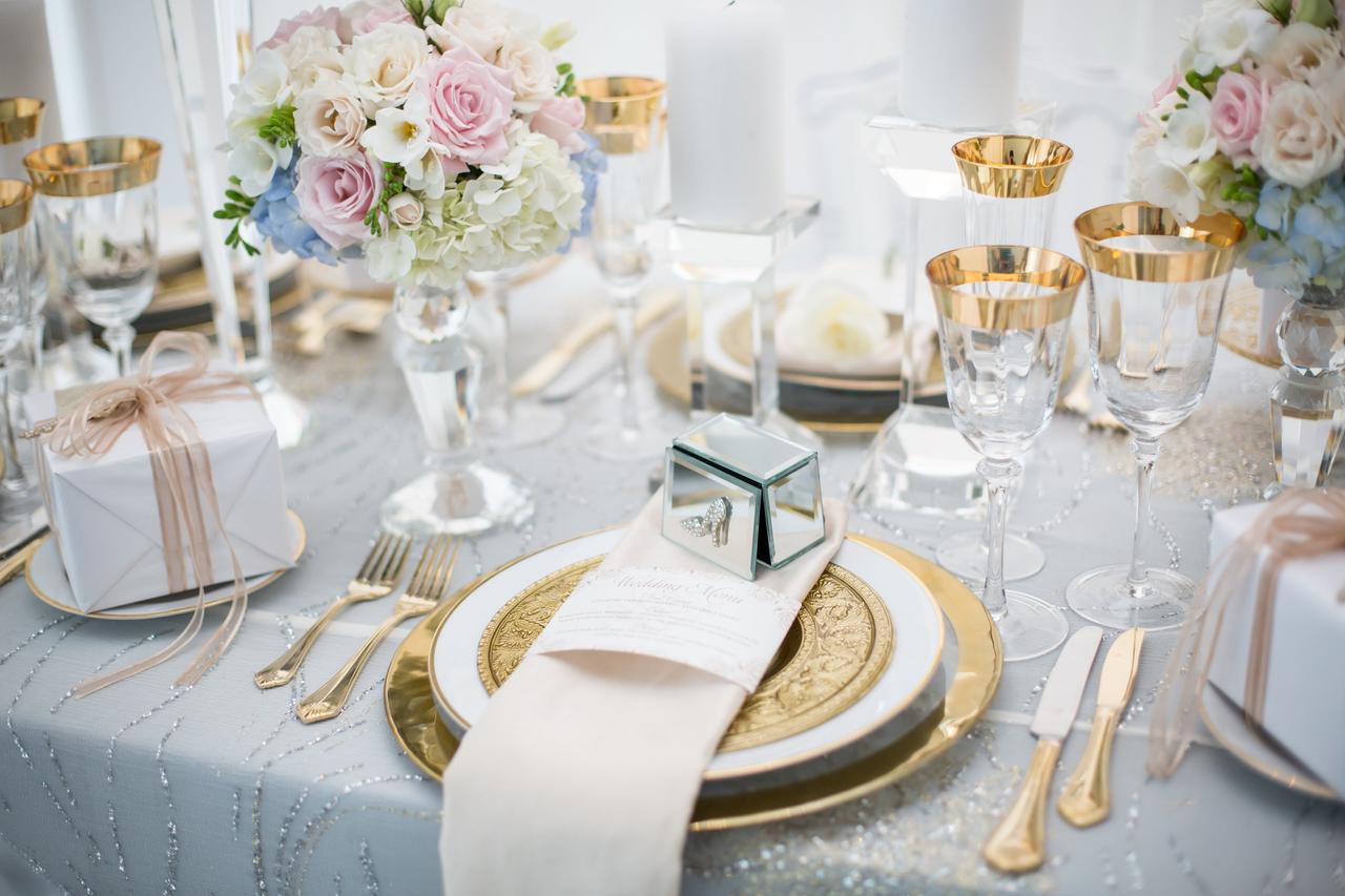 Color boda su significado: detalles decorativos de boda en dorado